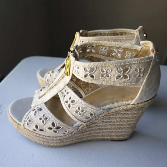 Michael Kors Damita Women’s Wedge Sandals Cream Size 6.5 - Picture 8 of 16